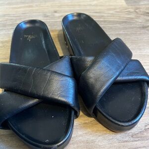 Beek black sandals size 7